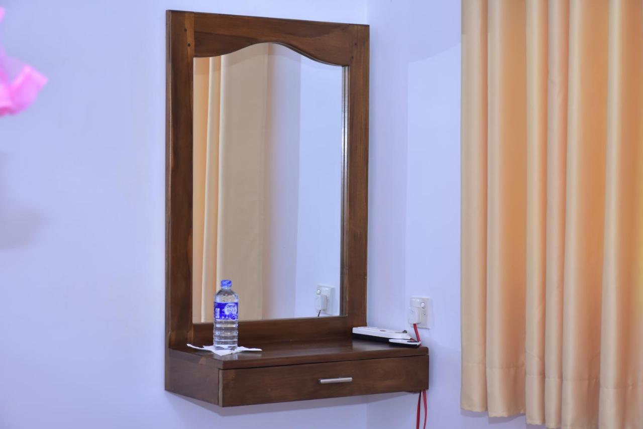 אודוואלאווה Canal Side Safari Resort מראה חיצוני תמונה